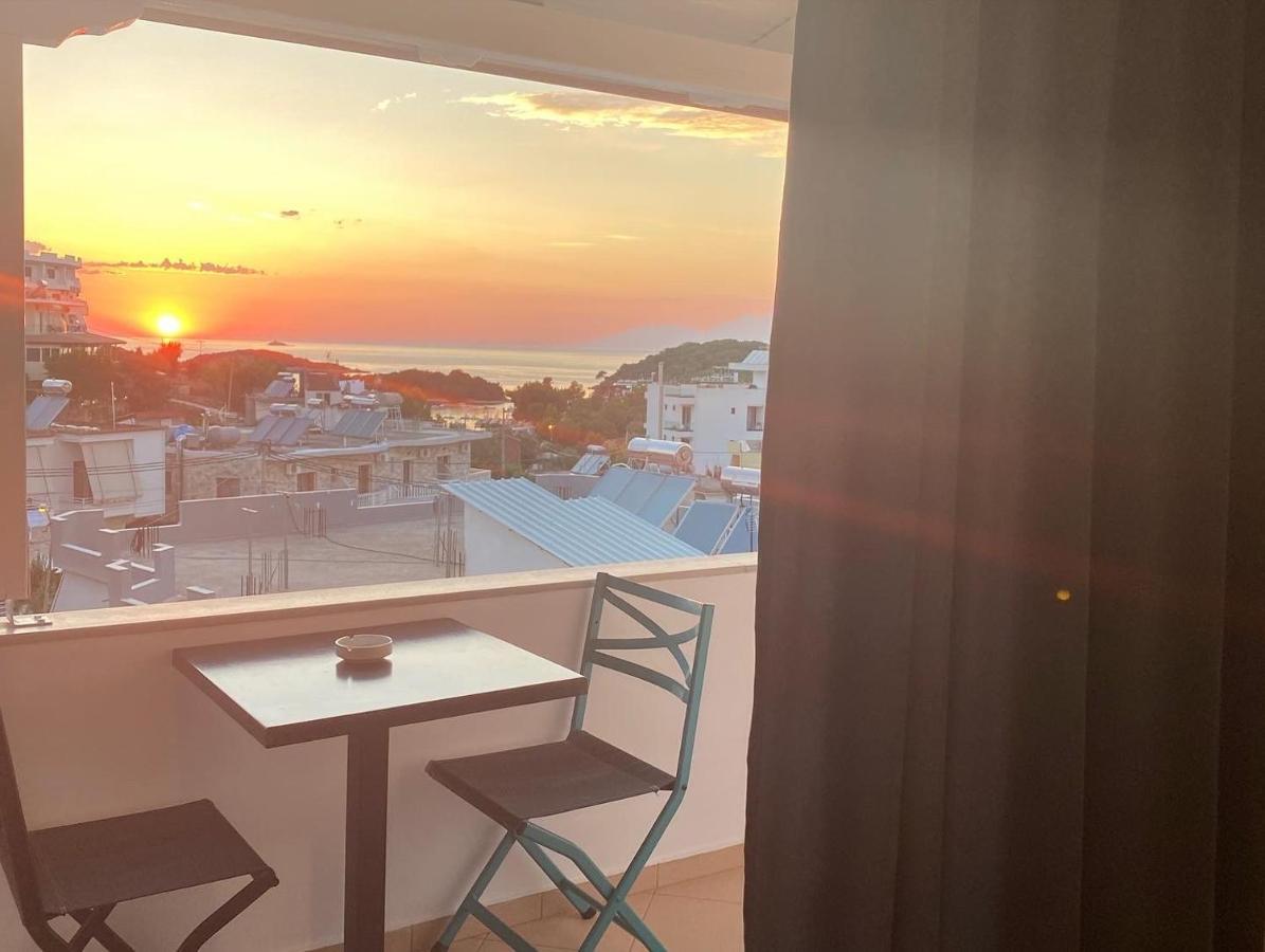 Hotel White 3*